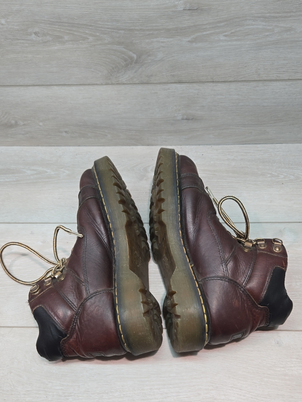 Vintage Dr. Martens Men's 9738 High Top Leather Lace-Up Boots Shoes Sneakers 9M - Picture 10 of 13